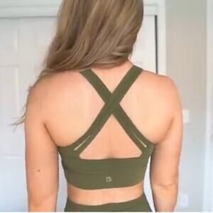 NWOT BuffBunny Rosa Sports Bra Size XS